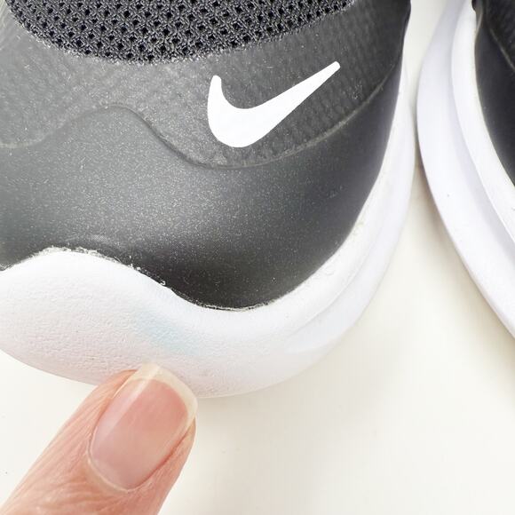 Nike Air Max Axis Black & White Running Shoe Women's 9 - Picture 12 of 13